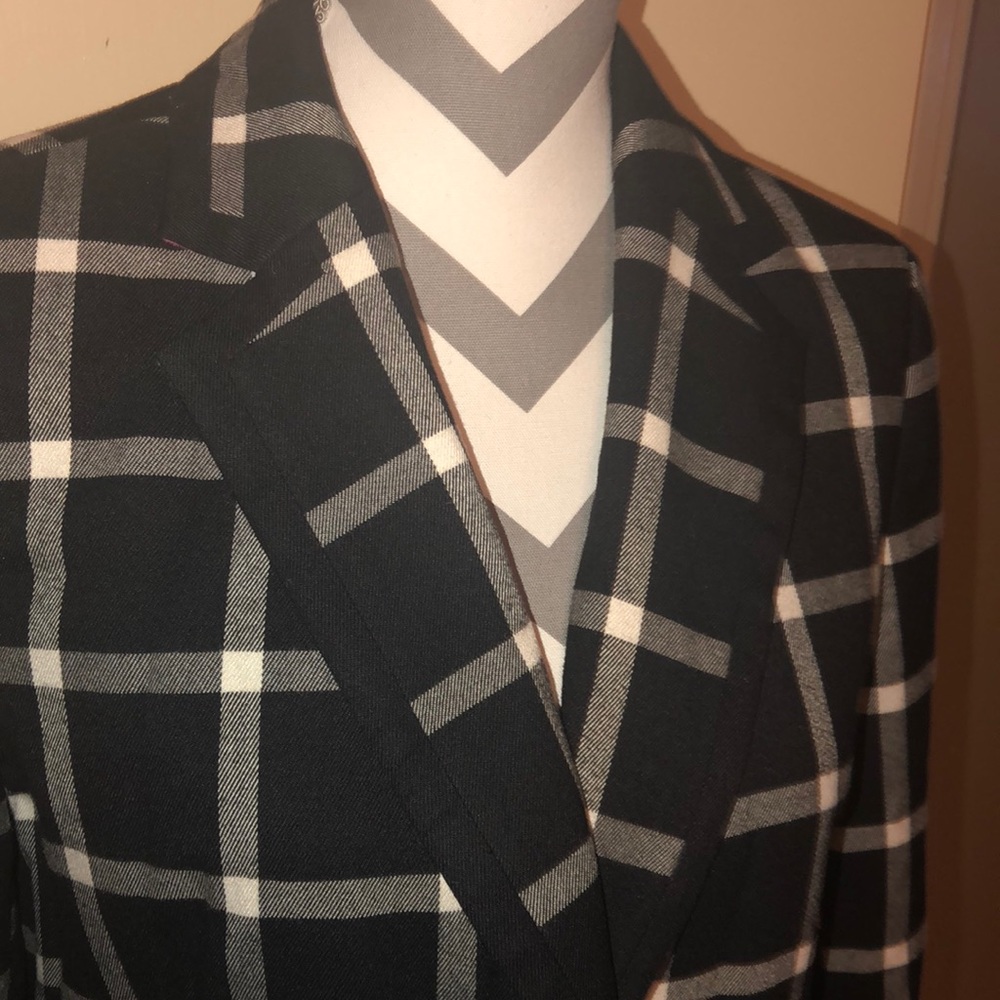 Black & White Blazer - Picture 2 of 7